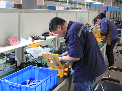 华科电气举行“质量月活动生产技能比武”